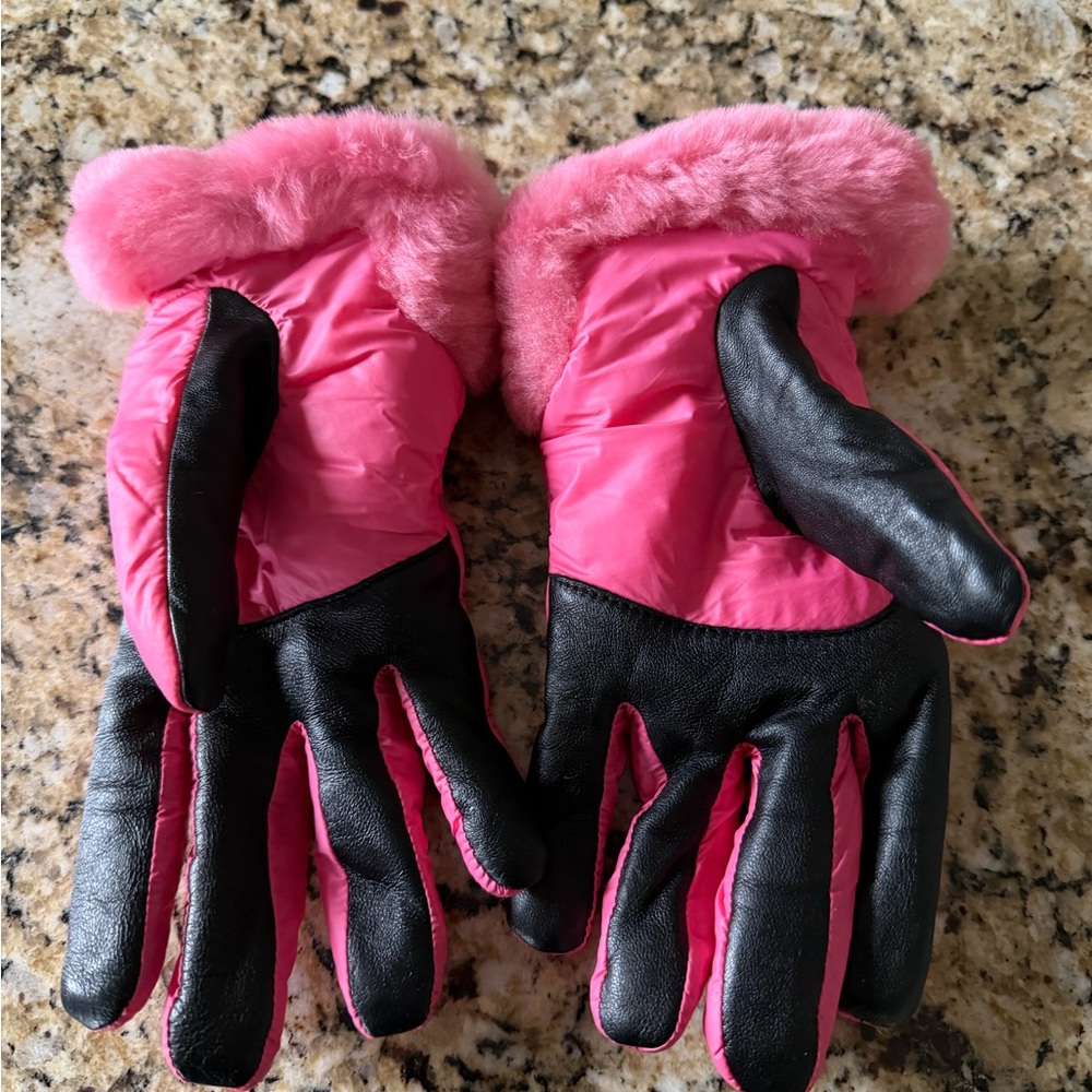 Pink Ugg Gloves Size Medium